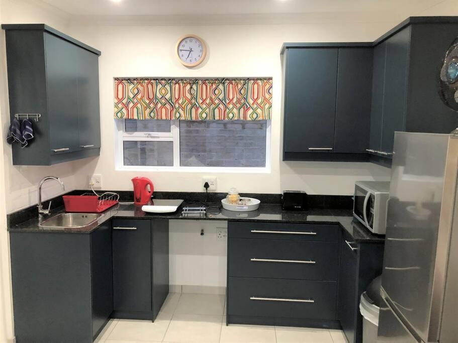 Baylight Accommodation 3 Selfcatering 1 Bedroom Apartment Sleeps 4 Mossel Bay Exterior foto